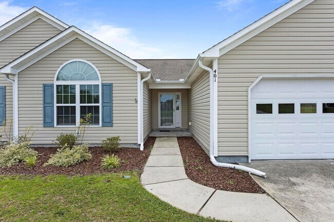 Building Photo - House with Fenced Back Yard Available!