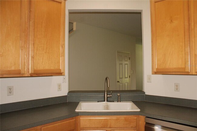 Building Photo - 3429 Parkridge Cir
