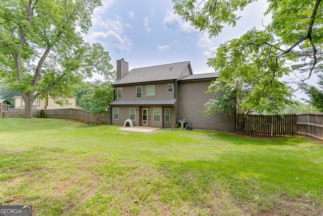 Building Photo - 323 Deer Run Dr