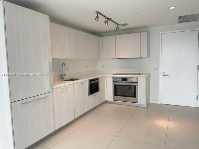 Building Photo - 501 NE 31st St