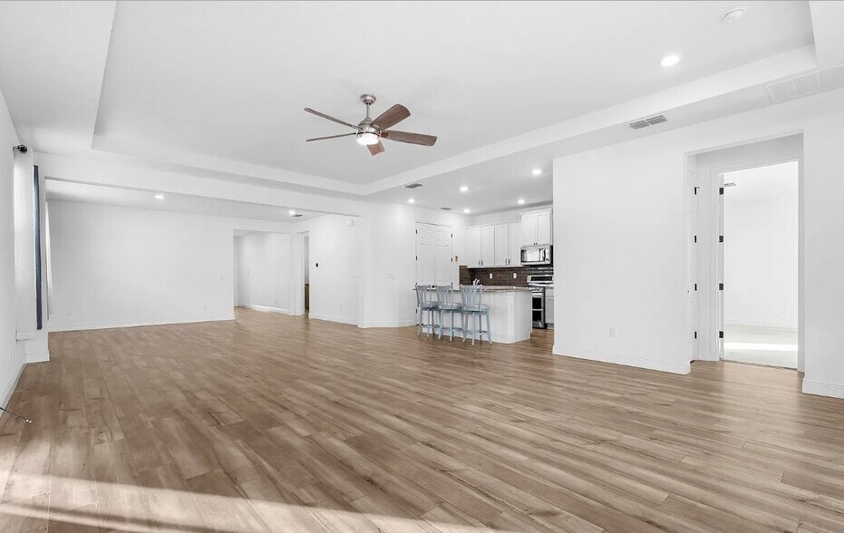 Building Photo - 7322 34th Ct E