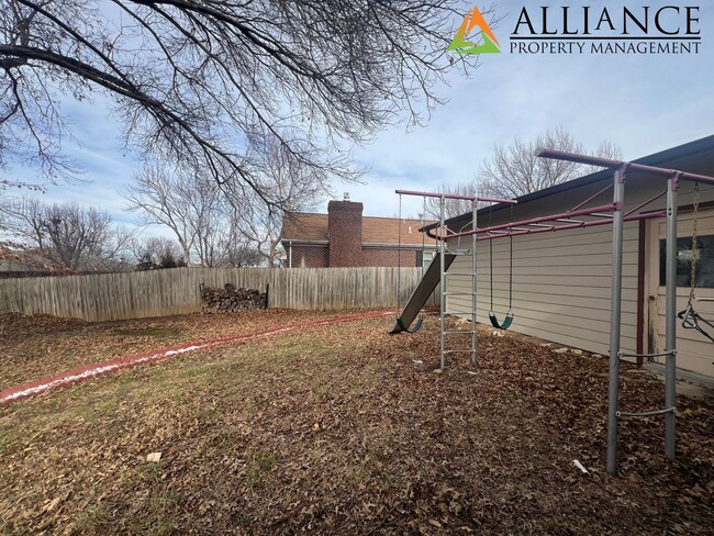 Building Photo - Beautiful Home with Easy Access to Ft. Riley!