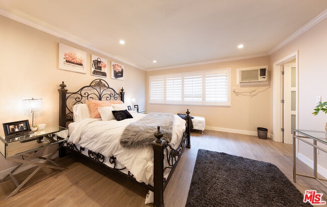 Building Photo - 938 Palm Ave