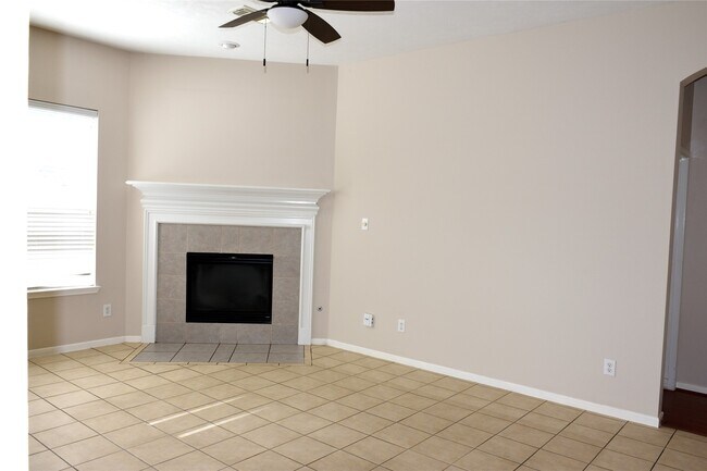 Building Photo - 2705 Hewn Rock Way