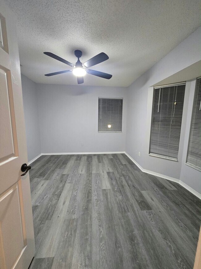 Building Photo - 1030 Knoll Wood Ct