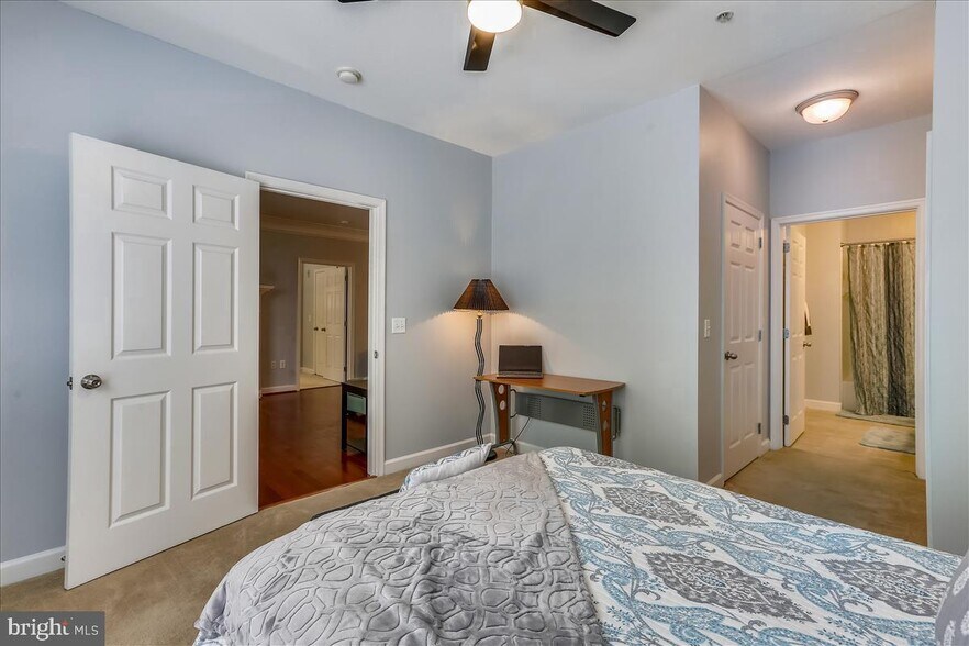 Building Photo - 501 Hungerford Dr