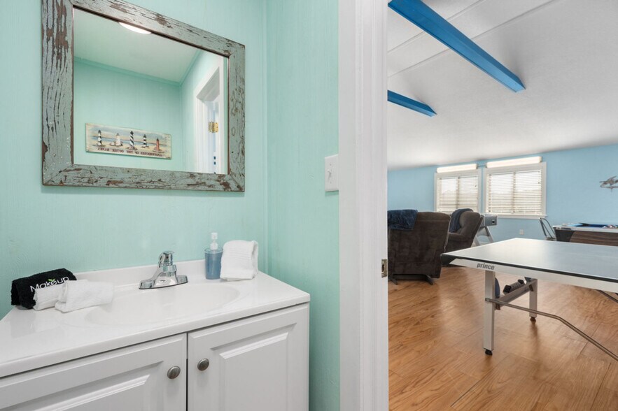 Building Photo - 100 Sea Colony Dr