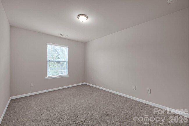 Building Photo - 132 Cherry Bark Dr