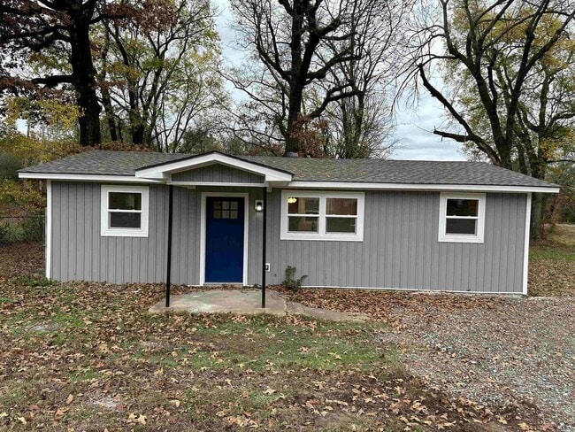 Primary Photo - 2730 Spring St