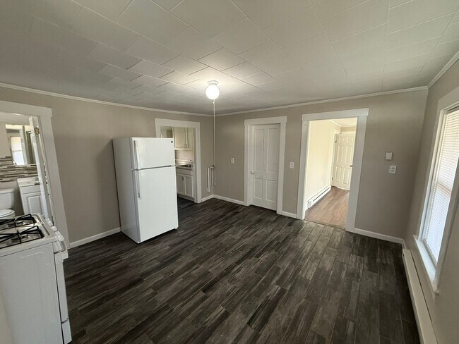 Building Photo - 45 Aspen St