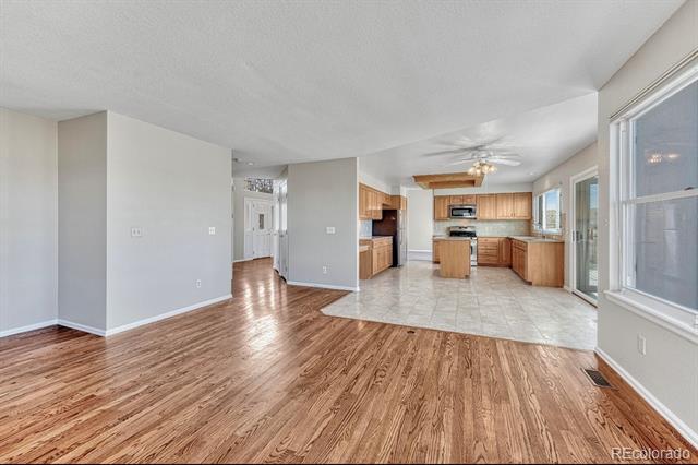 Building Photo - 9858 Venneford Ranch Rd