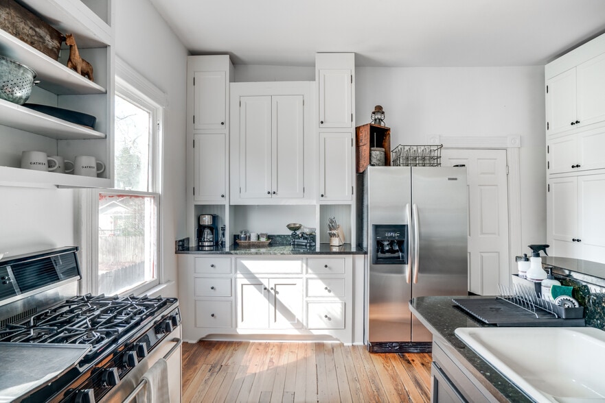 Building Photo - 1433 Desoto Ave SW