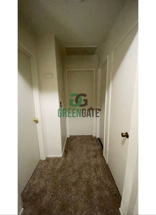 Building Photo - 3517 Woodglen Dr