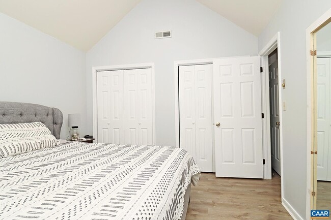 Building Photo - 1242 Clifden Green