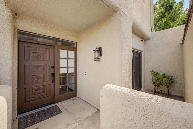 Building Photo - 3057 E Rose Ln