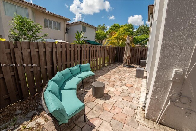 Building Photo - 7333 NW 113th Ct