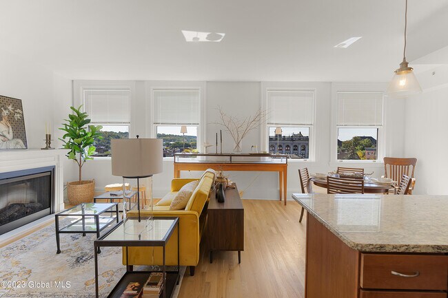 Building Photo - 65 3rd St