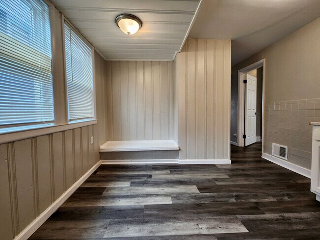 Building Photo - 500 Garson Ave
