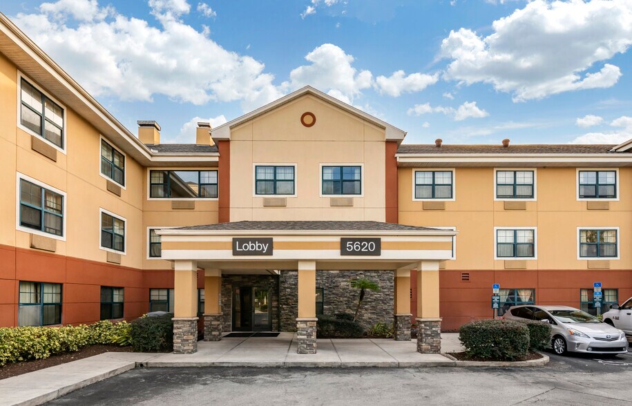 Building Photo - Furnished Studio-Orlando - Universal Studios - Major Blvd.