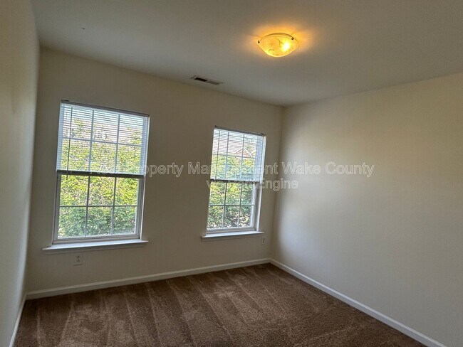 Building Photo - 119 Longchamp Ln