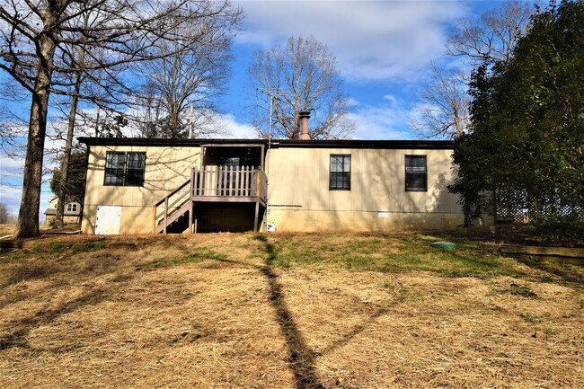 Building Photo - 3 Bedroom Pet Friendly Home For Rent in Th...