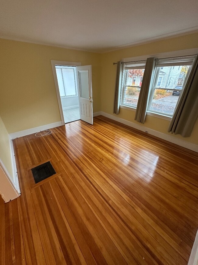 Building Photo - 151 Edinboro St