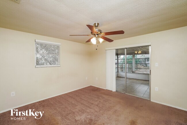 Building Photo - 10134 Oleander Dr