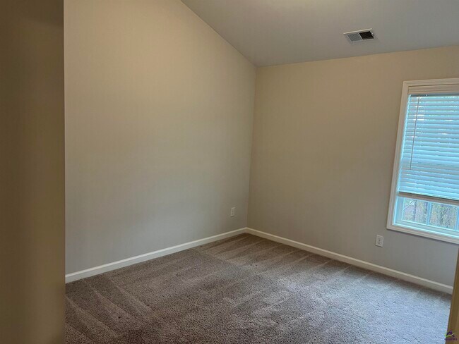 Building Photo - 108 W River Cane Run