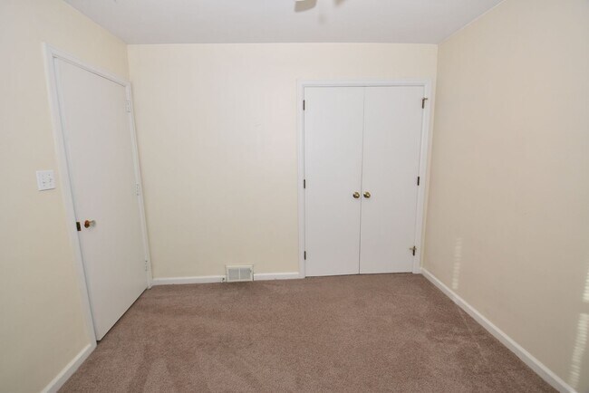 Building Photo - Great 3 bedroom Ranch in Elkhart