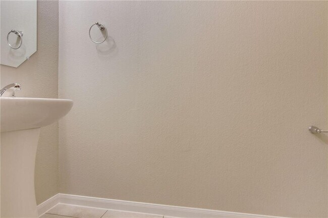 Building Photo - 6916 Ranchito Dr