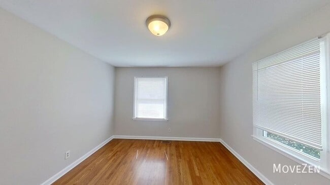 Building Photo - 1109 N King Charles Rd