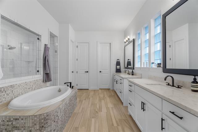 Building Photo - 2817 Amesbury