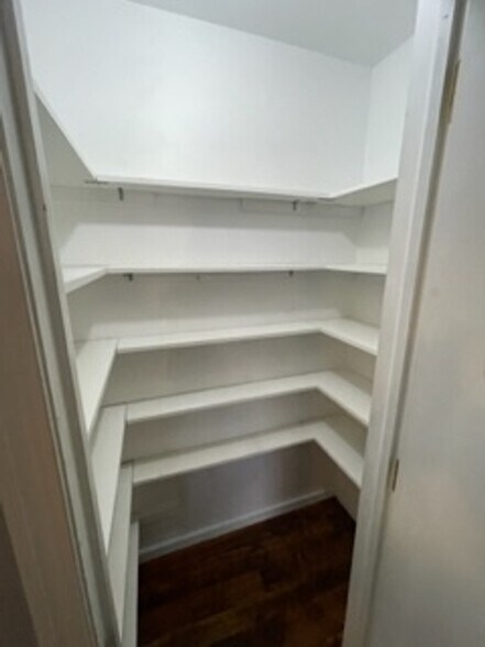 Building Photo - 396 Forest Ln