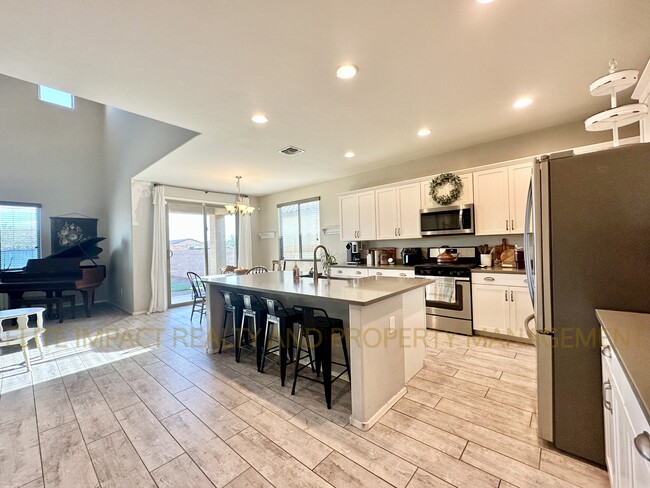 Building Photo - 7305 S Via Cabana