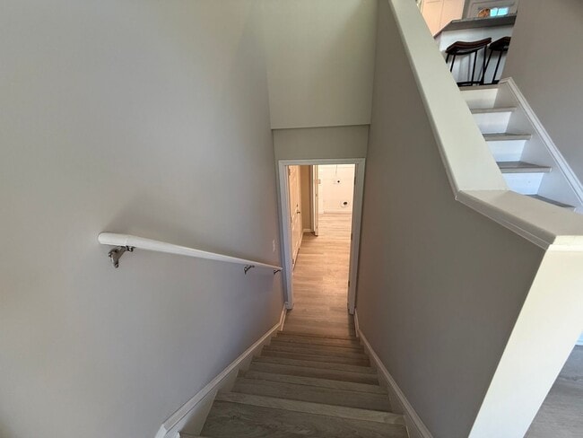 Building Photo - Fully Furnished 3 Bedroom, 2 Bath Home wit...