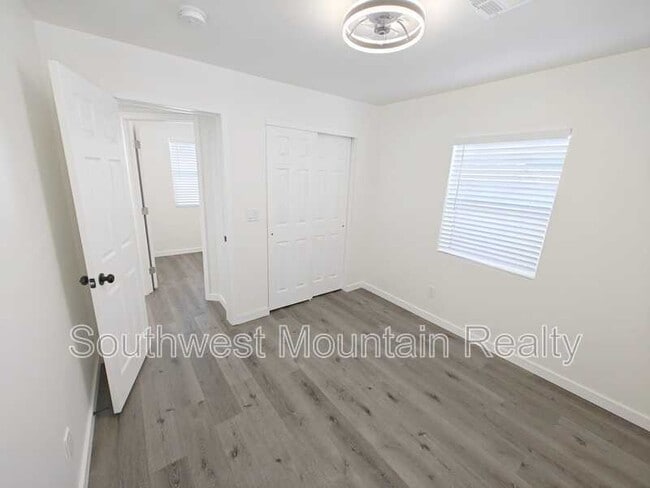 Building Photo - 7412 N 62nd Ave