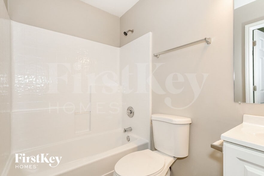 Building Photo - 6009 Amber Ct