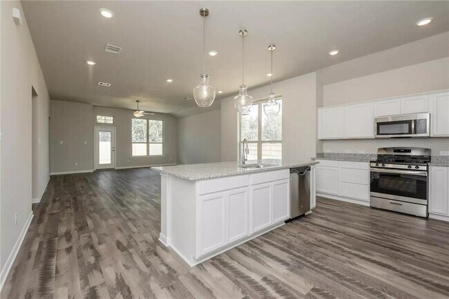 Building Photo - 5118 Leaning Tree