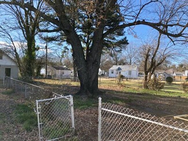 Building Photo - 3 bed 1 bath House in central Richmond
