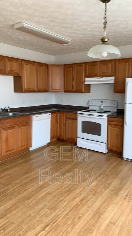Building Photo - 9824 Coventry Creek Dr