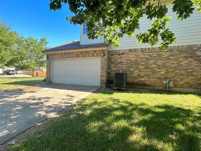 Building Photo - 10717 Strand St