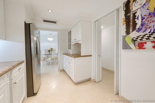 Building Photo - 3460 S Ocean Blvd