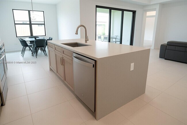 Building Photo - 30707 SW 193rd Ave