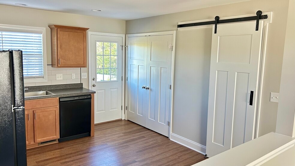 Laundry and pantry area - 2312-A Belle Ave NE