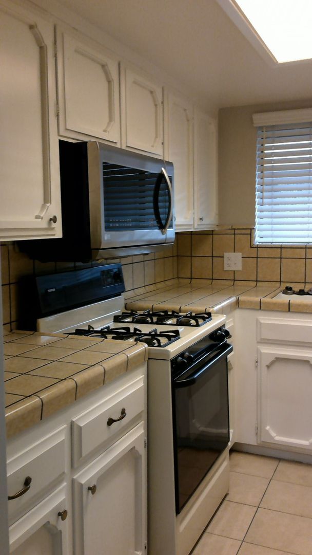 Building Photo - 1441 W Norwich Ave