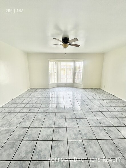 Building Photo - 2838 W Vernon Ave