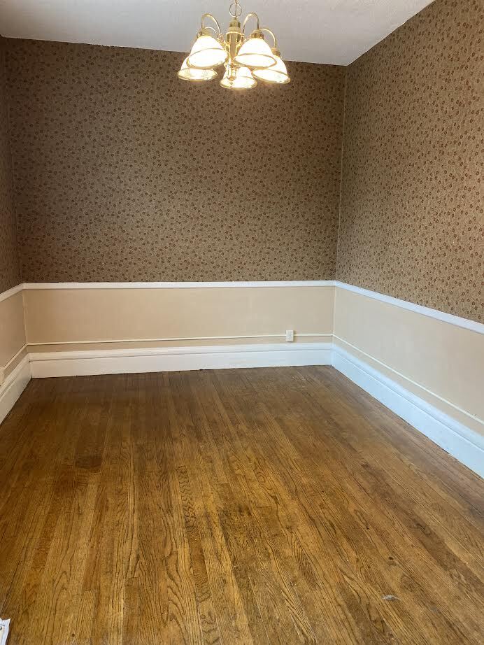dining - 305 E Elm St