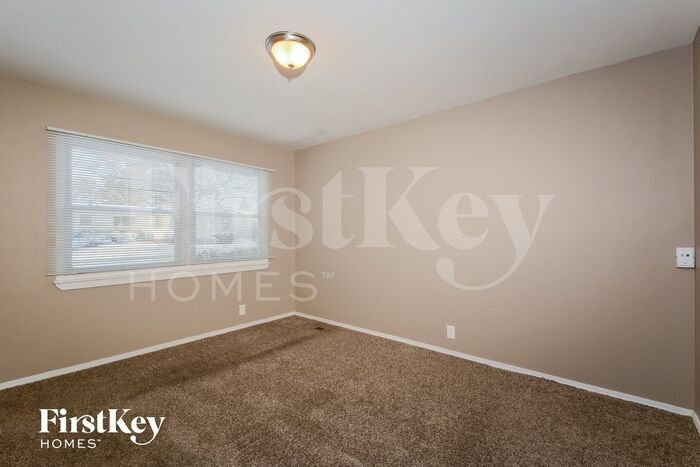 Building Photo - 1465 Aintree Dr