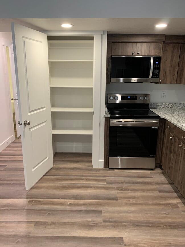 Building Photo - 768 E Diane's Way Bldg A