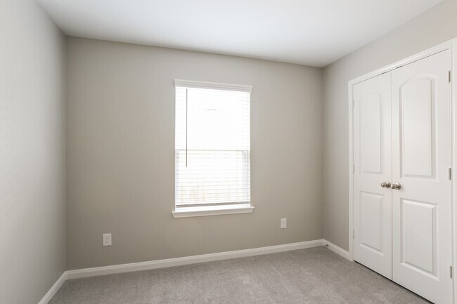 Building Photo - 27084 Leonardo Dr